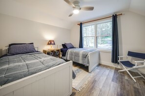 3 sovrum, skrivbord och sängkläder