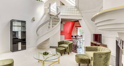 Walk to School House Winery: Home w/ Deck!