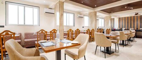 House | Dining