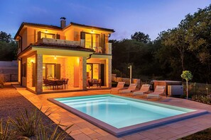 Beheizter Pool