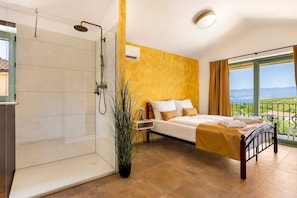 3 habitaciones, wifi gratis y ropa de cama