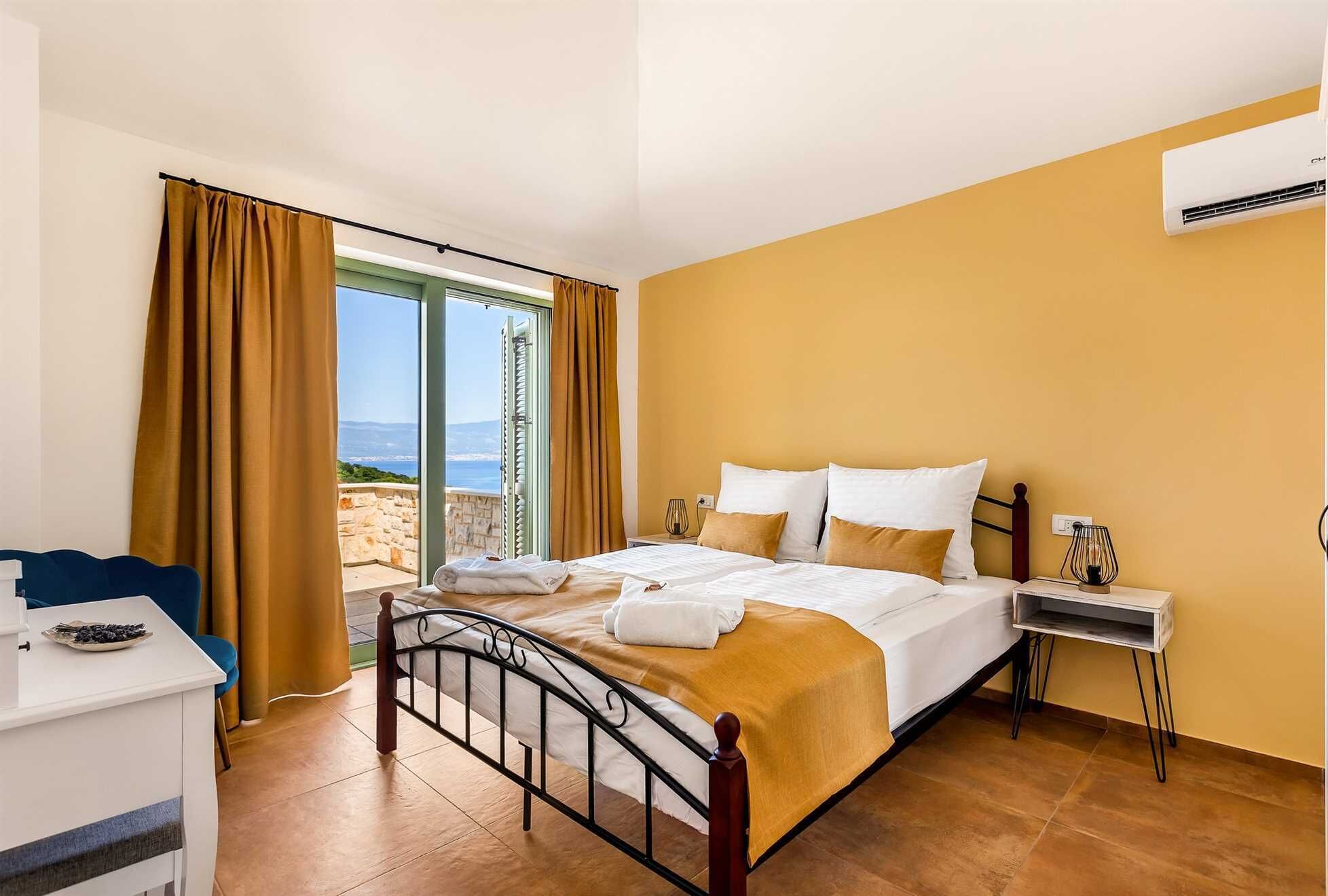 3 多间卧室、免费 WiFi、床单