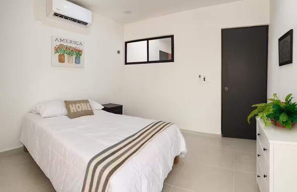 2 habitaciones, tabla de planchar con plancha, wifi y ropa de cama 