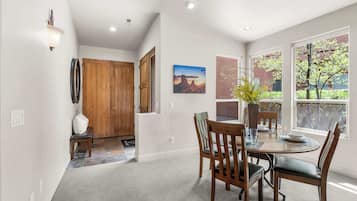 Townhome, Multiple Beds, Patio, Mountain View (Lava Falls Red Rock) | Dining
