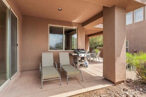 Casa geminada, várias camas, varanda, vista para a montanha (Lava Falls Red Rock) | Terraço/pátio