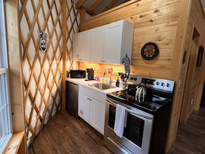 Microwave, oven, stovetop, coffee/tea maker