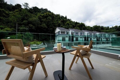 La Ferringhi Villa by ALV