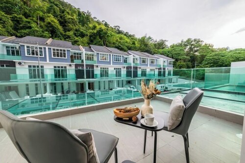 La Ferringhi Villa by ALV