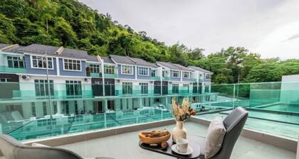 La Ferringhi Villa by ALV