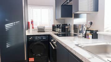 Cookware/dishes/utensils