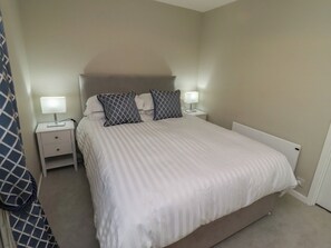 2 habitaciones, decoración personalizada y muebles diferentes