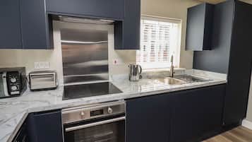 Cookware/dishes/utensils