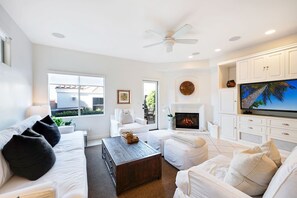 TV, fireplace