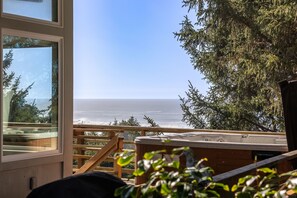 Tina de hidromasaje al aire libre