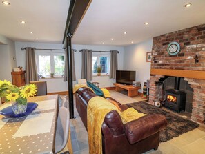 Living area - 6 Brook Court (Derby)