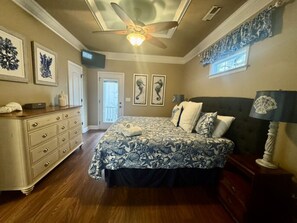 5 bedrooms, iron/ironing board, WiFi, bed sheets