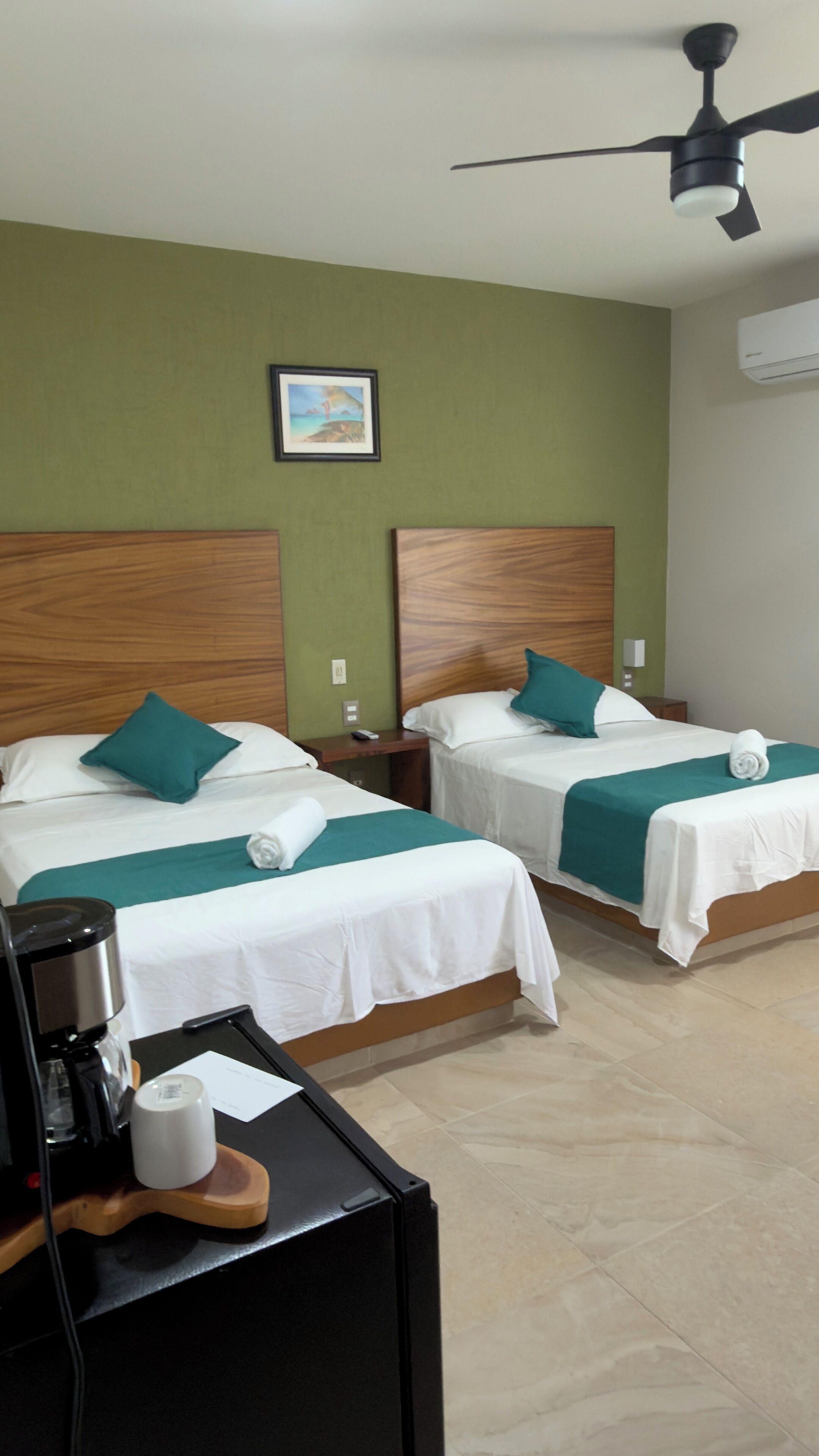 Deluxe Quadruple Room | Desk, free WiFi, bed sheets