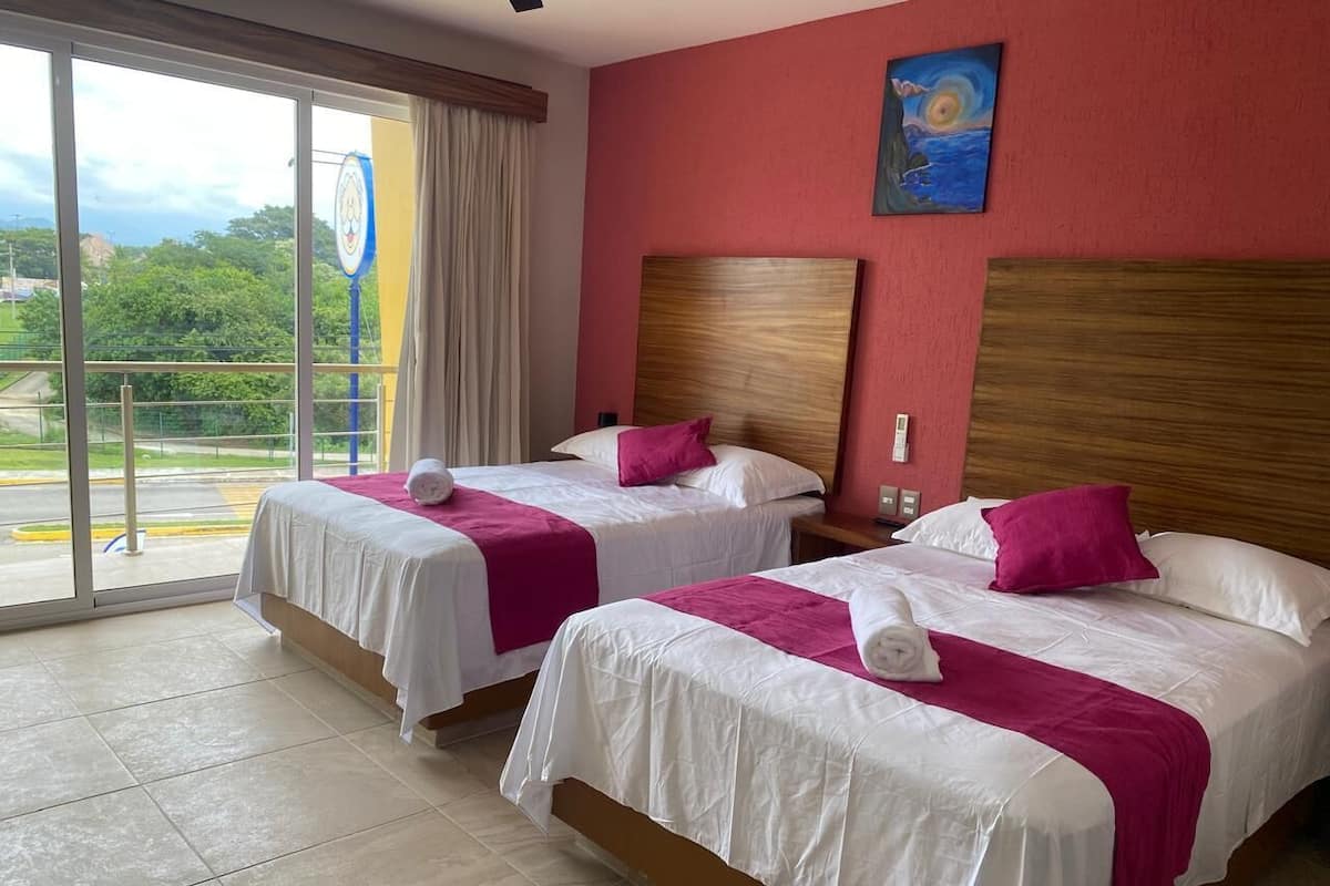 Deluxe Double Room, Balcony | Meja, Wi-fi percuma
