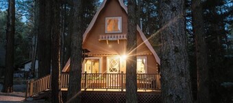 Hotevilla A-Frame Cabin with Wi-Fi & Pine Tree Views
