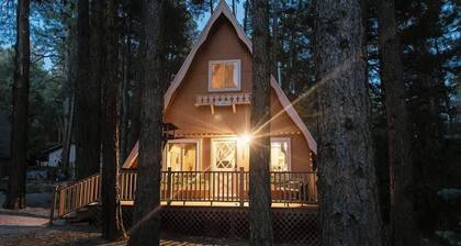 Hotevilla A-Frame Cabin with Wi-Fi & Pine Tree Views