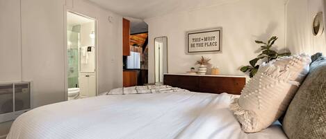 2 bedrooms, WiFi, bed sheets