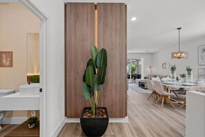 Villa - Best Stay Chic Design Themed Rooms Pool (Davenport)