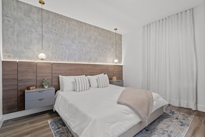 House - Modern Retreat With Themed Bedrooms Pool (Davenport)