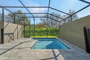 Villa | 5 bedrooms - Modern Retreat With Themed Bedrooms Pool (Davenport)