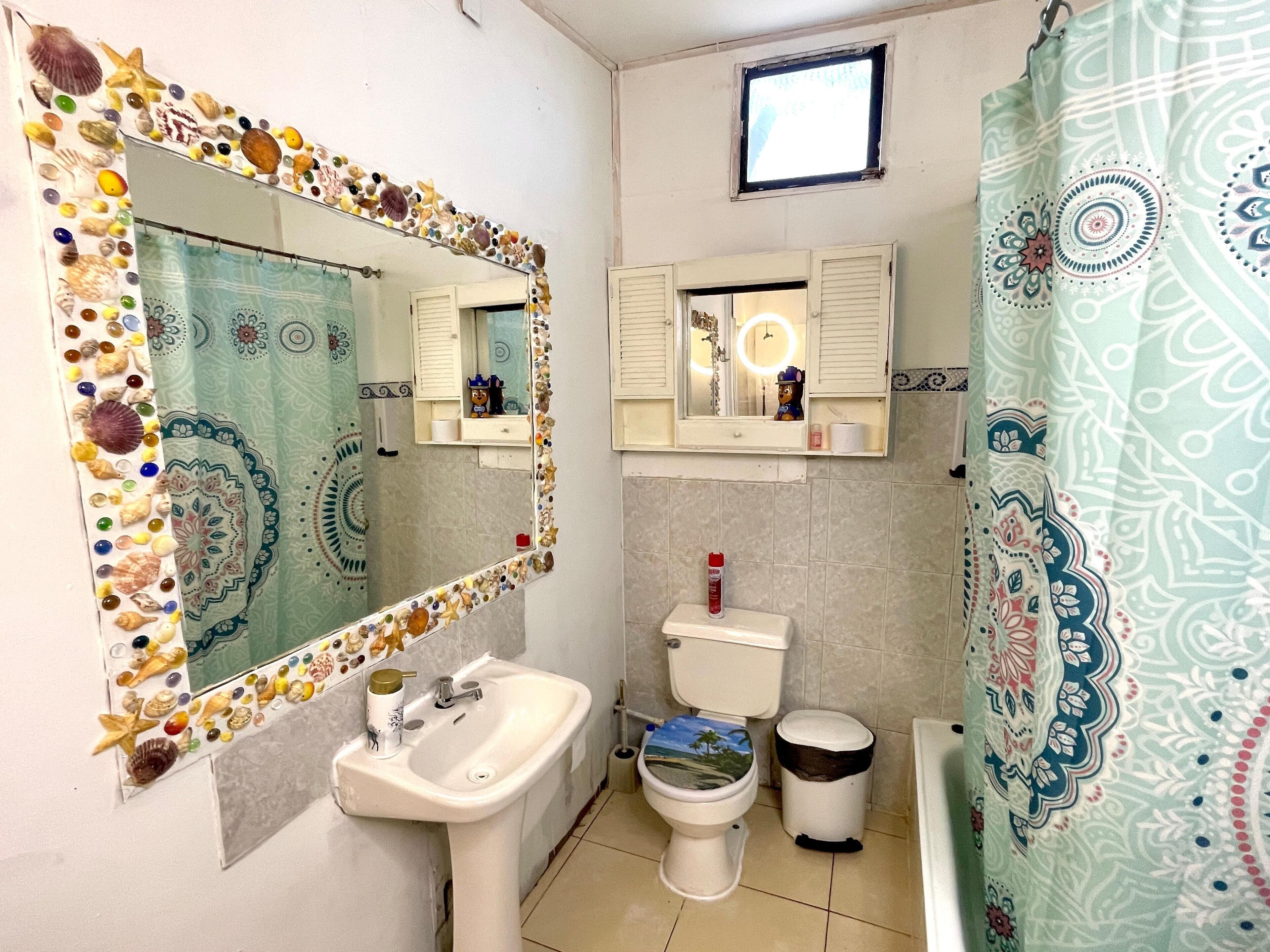 Casa familiar, vistes a la platja | Bany