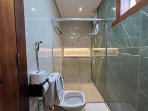 Shower, hair dryer, towels, soap