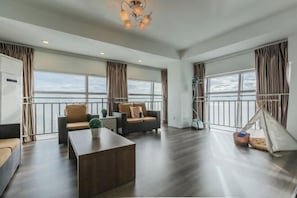 Cribs/infant beds - Maritime Seaview Comfy Suite in Penang with TVbox.Pool.Wifi (George Town)