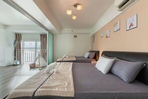 Cots/infant beds - Maritime Seaview Comfy Suite in Penang with TVbox.Pool.Wifi (George Town)