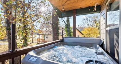 Wren Cabin - Private Hot Tub, Fireplace, and Lake View