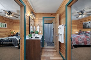 2 habitaciones, tabla de planchar con plancha y wifi gratis