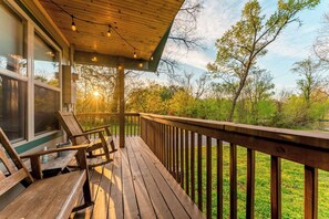 Property grounds - Wren Cabin - Private Hot Tub, Fireplace, and Lake View (Forsyth)
