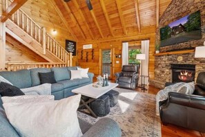 TV, fireplace, stereo