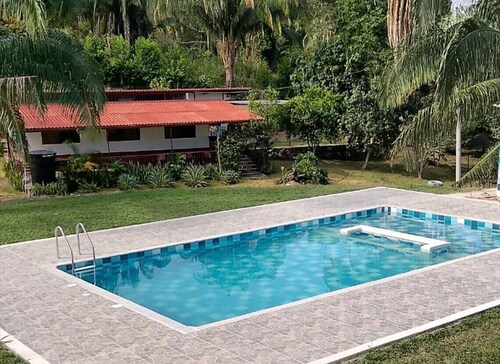 CASA DE CAMPO PRIVADA CON PISCINA