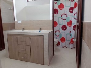 Classic Townhome, Mountain View | Bathroom | Towels