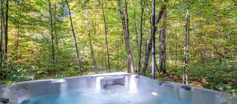 King bed, Cinema screen, Private SPA, Pool, Sauna, Billiards, Near Quebec