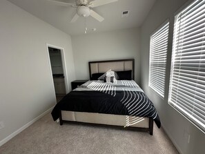 3 chambres, accĂšs Ă Internet, literie fournie