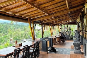 Outdoor dining - Metta Cabin Rice Terrace Jatiluwih Babahan Bali (Bali)