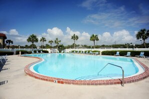 A heated pool - Updated Oceanfront, Oceanviews! 5 Hot Tubs 2 Resort Pools! Trolley🌴 St Augustine Beach (Saint Augustine)