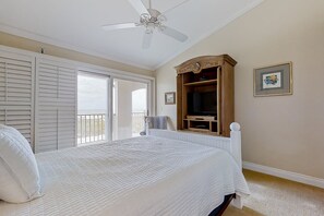 3 bedrooms, iron/ironing board, free WiFi, bed sheets - Oceanfront, gated community townhome with private W/D, beach & pool access (Fernandina Beach)