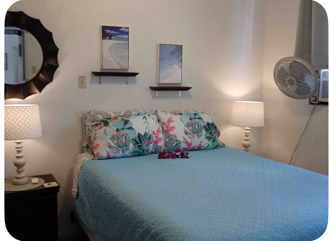 1 dormitorio, tabla de planchar con plancha, wifi y ropa de cama