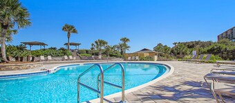 Amelia Island Plantation condo with ocean views & pool - dog-friendly