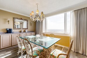 Dining - Amelia Island Plantation condo with ocean views & pool - dog-friendly (Fernandina Beach)