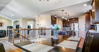 Beautiful 3-level home steps from the beach w/WiFi, washer/dryer, & central AC