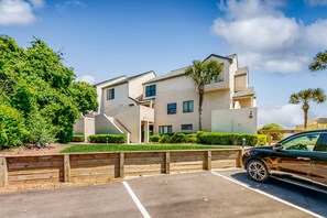 Property grounds - Oceanfront Townhouse in Summer Beach Village on Amelia Island with Pool (Fernandina Beach)