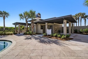 المنشأة من الخارج