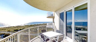 Beautiful Oceanfront Getaway w/Shared Pool, Central AC, Elevator, & W/D